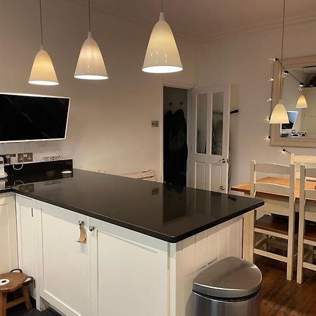 ברייטון 3 Bed Home Sleeps 6 Free Parking מראה חיצוני תמונה